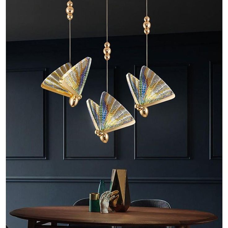 LUXURY BUTTERFLY PENDANT - AURA LIGHT