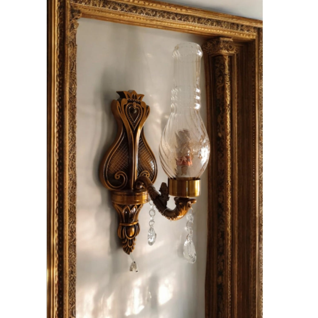 ANTIQUE WALL LIGHT