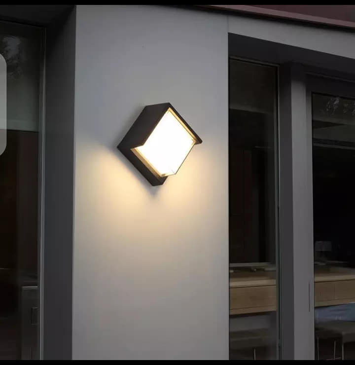 LED OUTDOOR WALL LIGHT