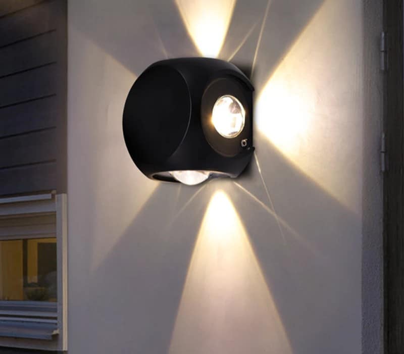 CROSSCUBE OUTDOOR WALL LIGHT