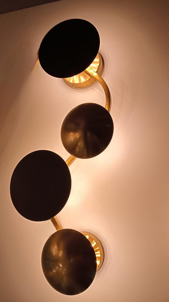 DECORATIVE WALL LIGHT