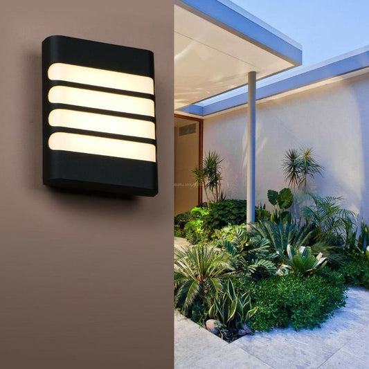 PATIO WALL LIGHT