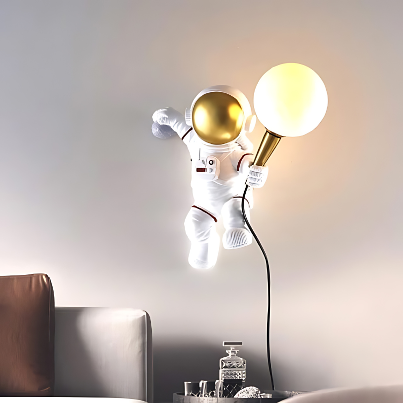 ASTRONAUT WALL LAMP