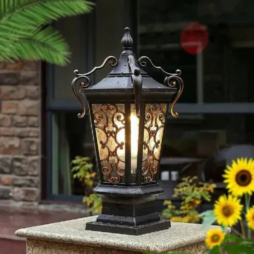 COURTYARD GARDEN LAMP