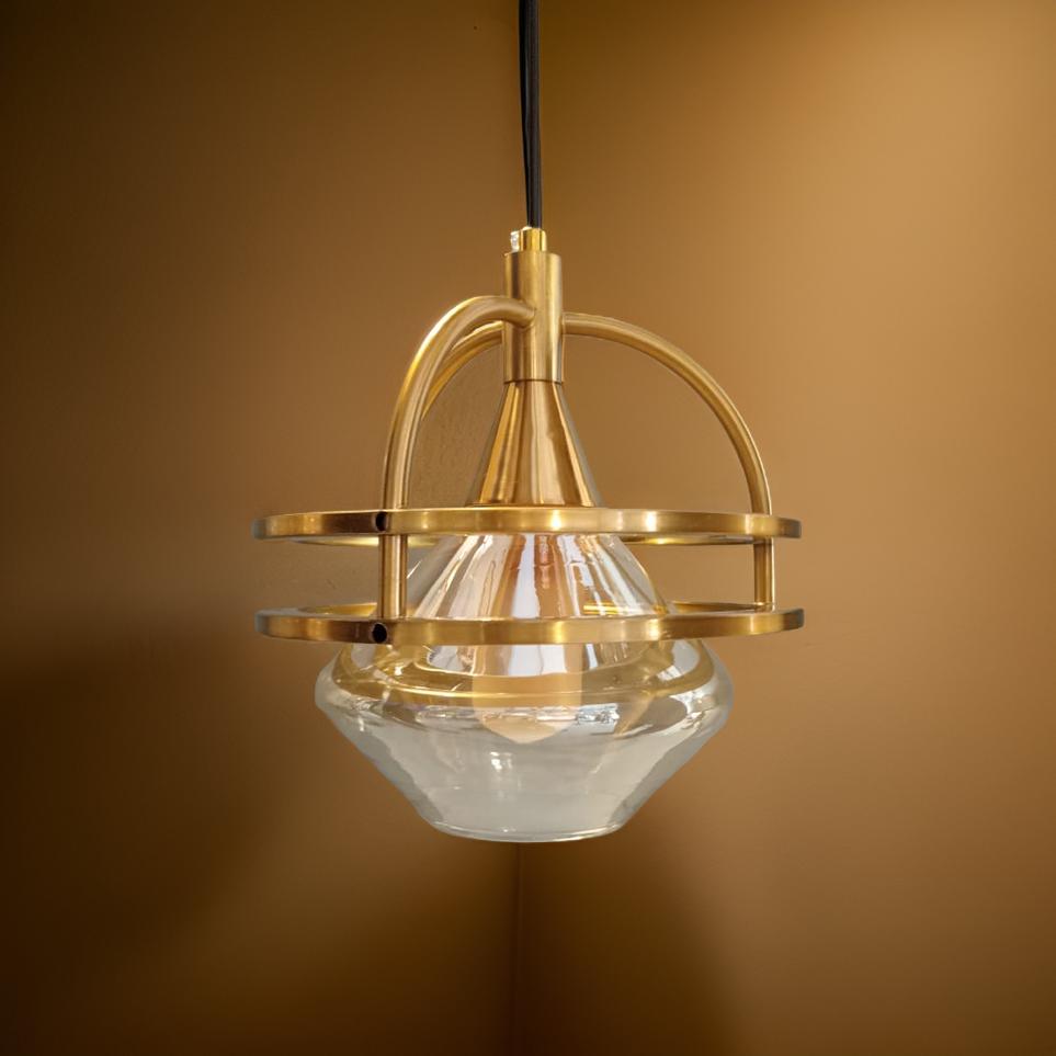 CLASSIC HANGING LIGHT