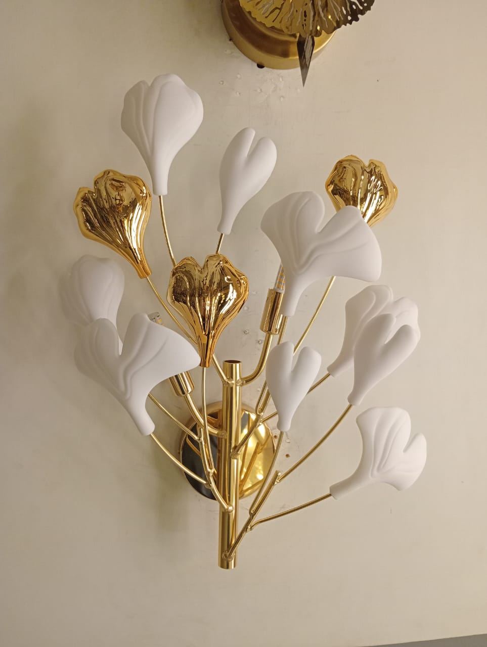 Flower wall light